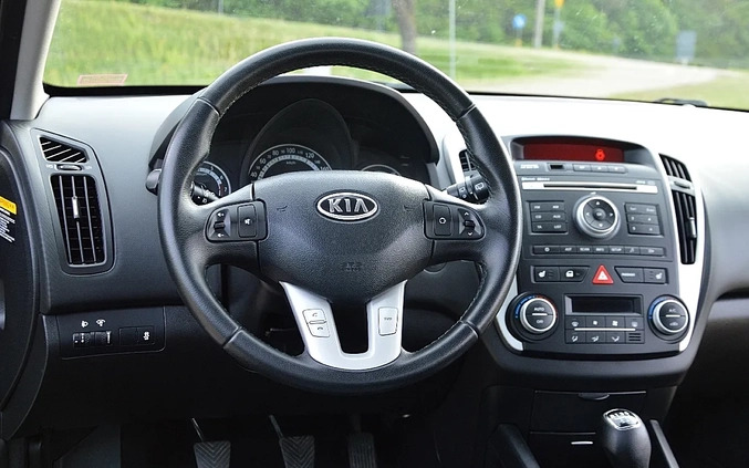 Kia Ceed cena 24900 przebieg: 88000, rok produkcji 2010 z Margonin małe 211